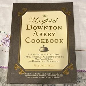 The Unofficial Downton Abbey Cookbook - Brown Cover